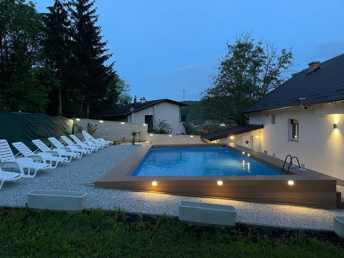 Vila S Bazenom Deluxe - Gti Záhřeb Exteriér fotografie